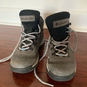 Newton Ridge waterproof Hiking boots